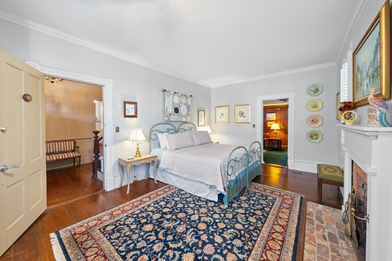 The Inn On North Jefferson Milledgeville Room photo